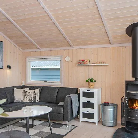 6 Person Holiday In Hemmet *